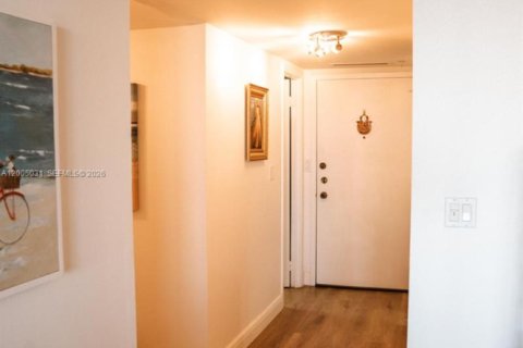 Condo in Aventura, Florida, 1 bedroom № 2091335 - photo 6