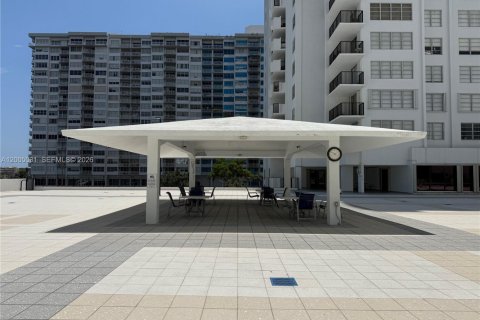 Condo in Aventura, Florida, 1 bedroom № 2091335 - photo 17