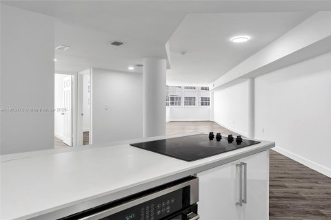 Copropriété à vendre à Miami, Floride: 4 chambres, 161.09 m2 № 1973648 - photo 9