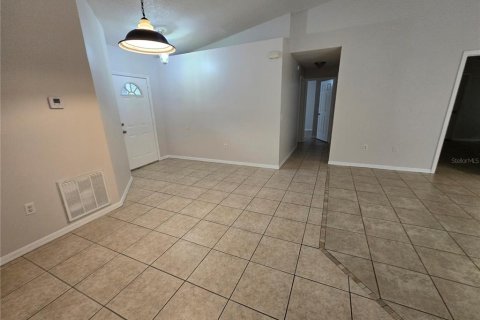 Villa ou maison à louer à Deltona, Floride: 3 chambres, 125.42 m2 № 2383648 - photo 7