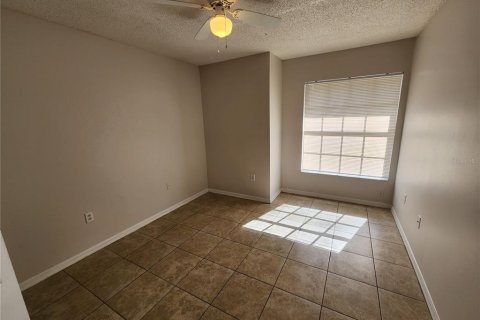 Villa ou maison à louer à Deltona, Floride: 3 chambres, 125.42 m2 № 2383648 - photo 2