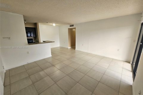 Снять в аренду кондоминиум в Катлер-Бей, Флорида 2 спальни, 77.39м2, № 1996103 - фото 5