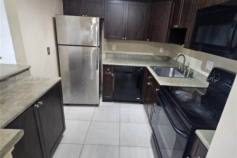 Снять в аренду кондоминиум в Катлер-Бей, Флорида 2 спальни, 77.39м2, № 1996103 - фото 8