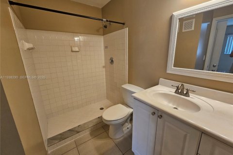 Снять в аренду кондоминиум в Катлер-Бей, Флорида 2 спальни, 77.39м2, № 1996103 - фото 14