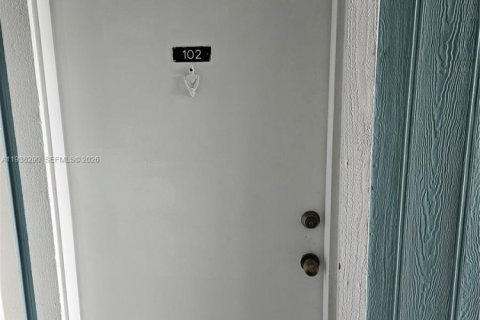 Снять в аренду кондоминиум в Катлер-Бей, Флорида 2 спальни, 77.39м2, № 1996103 - фото 3