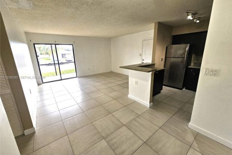 Снять в аренду кондоминиум в Катлер-Бей, Флорида 2 спальни, 77.39м2, № 1996103 - фото 6