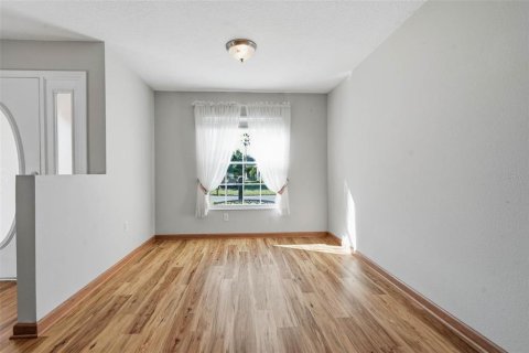 House in San Antonio, Florida 2 bedrooms, 132.01 sq.m. № 2419670 - photo 13