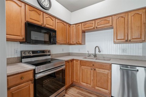 House in San Antonio, Florida 2 bedrooms, 132.01 sq.m. № 2419670 - photo 19