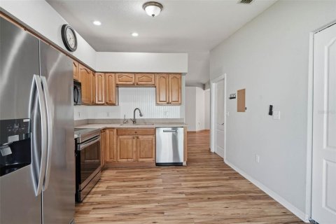 House in San Antonio, Florida 2 bedrooms, 132.01 sq.m. № 2419670 - photo 3