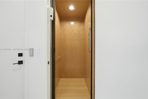 Купить таунхаус в Форт-Лодердейл, Флорида 3 спальни, 314.57м2, № 2045428 - фото 15