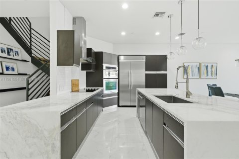 Купить таунхаус в Форт-Лодердейл, Флорида 3 спальни, 314.57м2, № 2045428 - фото 12
