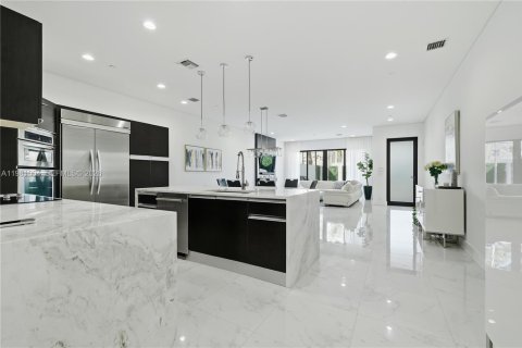 Купить таунхаус в Форт-Лодердейл, Флорида 3 спальни, 314.57м2, № 2045428 - фото 9