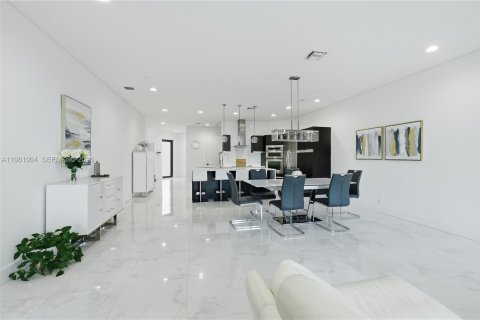 Купить таунхаус в Форт-Лодердейл, Флорида 3 спальни, 314.57м2, № 2045428 - фото 6