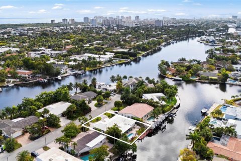 House in Fort Lauderdale, Florida 3 bedrooms, 191.94 sq.m. № 2254306 - photo 14