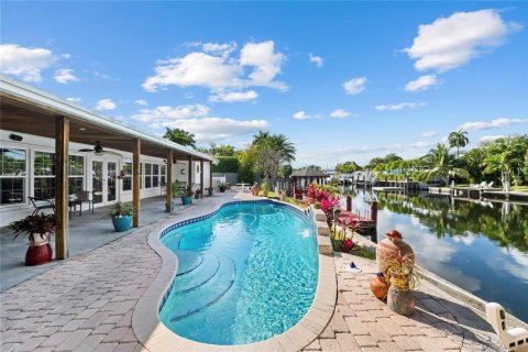 House in Fort Lauderdale, Florida 3 bedrooms, 191.94 sq.m. № 2254306 - photo 9