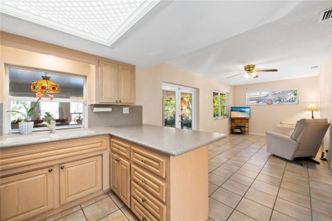 House in Fort Lauderdale, Florida 3 bedrooms, 191.94 sq.m. № 2254306 - photo 19
