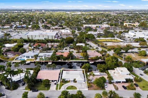House in Fort Lauderdale, Florida 3 bedrooms, 191.94 sq.m. № 2254306 - photo 12