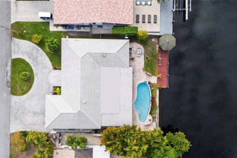 House in Fort Lauderdale, Florida 3 bedrooms, 191.94 sq.m. № 2254306 - photo 7