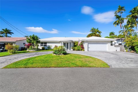 House in Fort Lauderdale, Florida 3 bedrooms, 191.94 sq.m. № 2254306