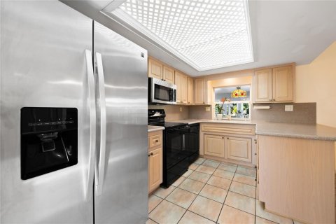 House in Fort Lauderdale, Florida 3 bedrooms, 191.94 sq.m. № 2254306 - photo 21
