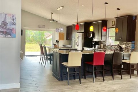 House in Oviedo, Florida 3 bedrooms, 135.17 sq.m. № 1795919 - photo 9