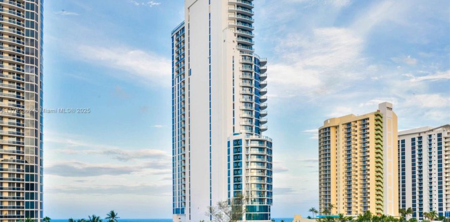 Condo à Sunny Isles Beach, Floride, 2 chambres № 1892709