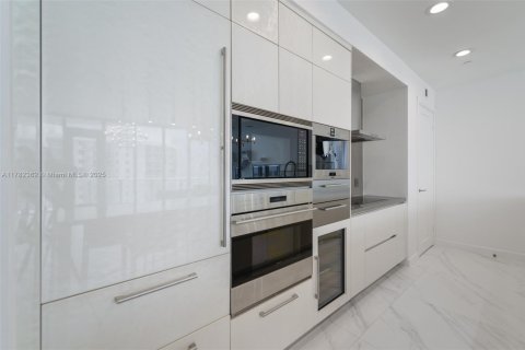 Copropriété à vendre à Sunny Isles Beach, Floride: 2 chambres, 192.31 m2 № 1892709 - photo 14