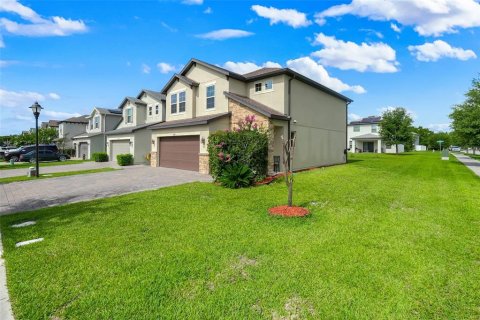 House in Kissimmee, Florida 4 bedrooms, 178.65 sq.m. № 2211836 - photo 3