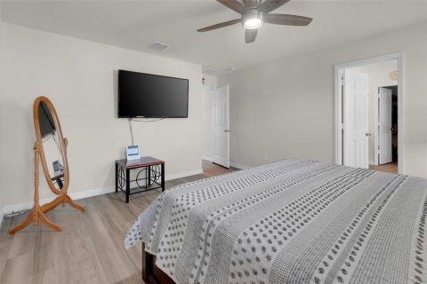 House in Kissimmee, Florida 4 bedrooms, 178.65 sq.m. № 2211836 - photo 20