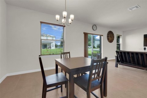 House in Kissimmee, Florida 4 bedrooms, 178.65 sq.m. № 2211836 - photo 29