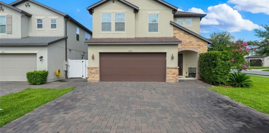 House in Kissimmee, Florida 4 bedrooms, 178.65 sq.m. № 2211836