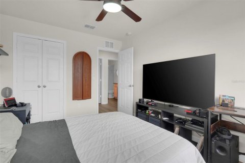 House in Kissimmee, Florida 4 bedrooms, 178.65 sq.m. № 2211836 - photo 21