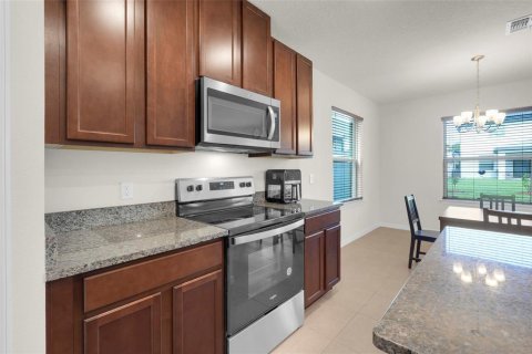House in Kissimmee, Florida 4 bedrooms, 178.65 sq.m. № 2211836 - photo 30
