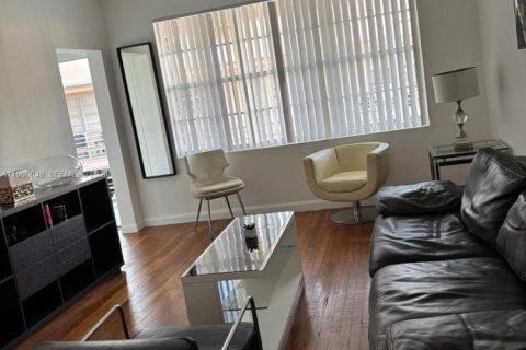 Condo in Miami Beach, Florida, 2 bedrooms № 2023491 - photo 16