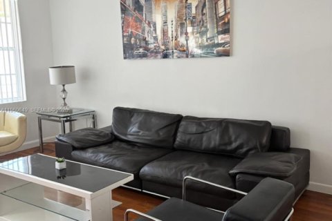 Condo in Miami Beach, Florida, 2 bedrooms № 2023491 - photo 17