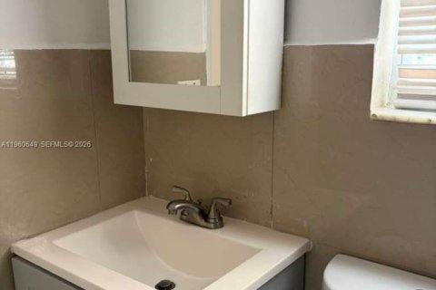 Condo in Miami Beach, Florida, 2 bedrooms № 2023491 - photo 24