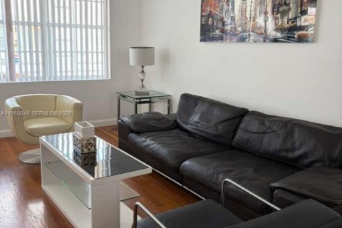 Condo in Miami Beach, Florida, 2 bedrooms № 2023491 - photo 30