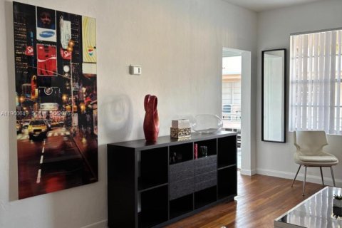 Condo in Miami Beach, Florida, 2 bedrooms № 2023491 - photo 15