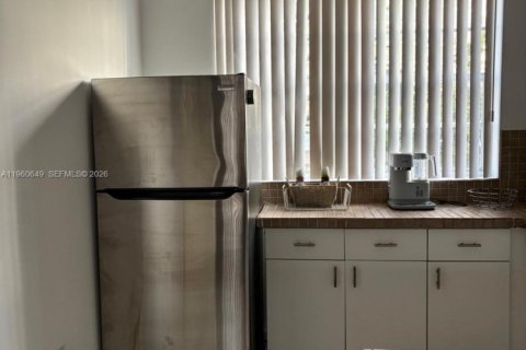 Condo in Miami Beach, Florida, 2 bedrooms № 2023491 - photo 11