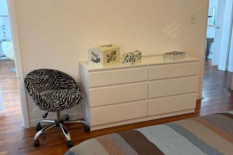 Condo in Miami Beach, Florida, 2 bedrooms № 2023491 - photo 26