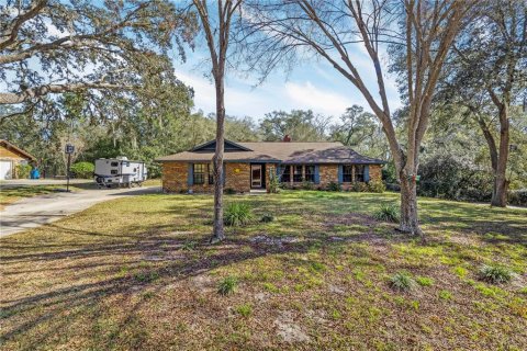 House in DeLand, Florida 3 bedrooms, 173.54 sq.m. № 2142116