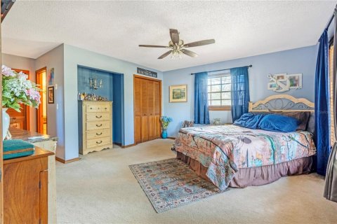 House in DeLand, Florida 3 bedrooms, 173.54 sq.m. № 2142116 - photo 6