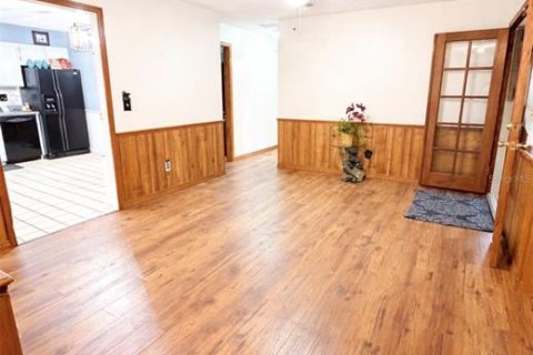 House in DeLand, Florida 3 bedrooms, 173.54 sq.m. № 2142116 - photo 15