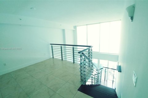 Apartamento en alquiler en Miami, Florida, 1 dormitorio, 91.14 m2 № 1952245 - foto 8