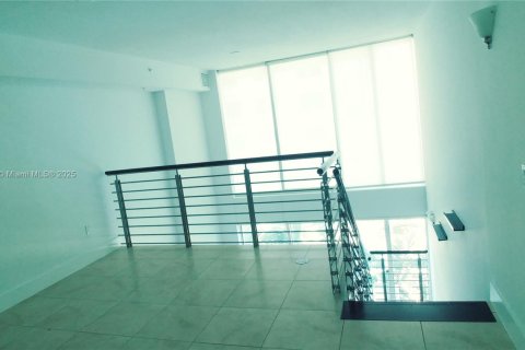 Apartamento en alquiler en Miami, Florida, 1 dormitorio, 91.14 m2 № 1952245 - foto 18