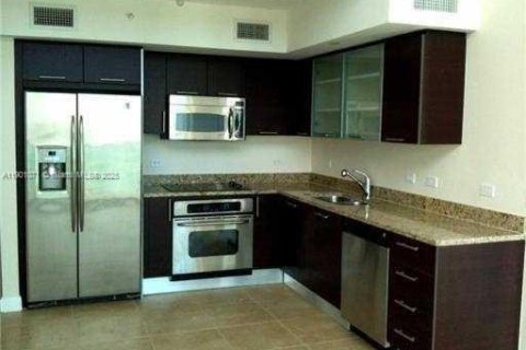 Apartamento en alquiler en Miami, Florida, 1 dormitorio, 91.14 m2 № 1952245 - foto 14