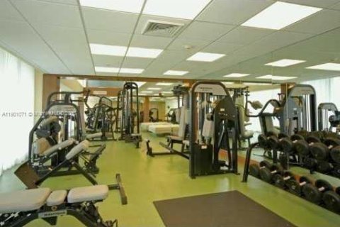 Apartamento en alquiler en Miami, Florida, 1 dormitorio, 91.14 m2 № 1952245 - foto 22
