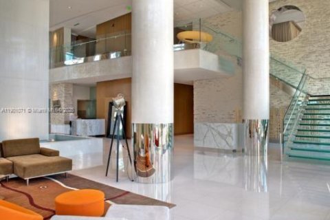 Apartamento en alquiler en Miami, Florida, 1 dormitorio, 91.14 m2 № 1952245 - foto 4