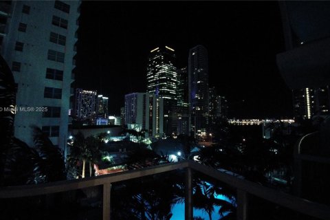 Apartamento en alquiler en Miami, Florida, 1 dormitorio, 91.14 m2 № 1952245 - foto 16