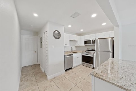 Condominio en alquiler en Clearwater, Florida, 1 dormitorio, 46.45 m2 № 1906729 - foto 6